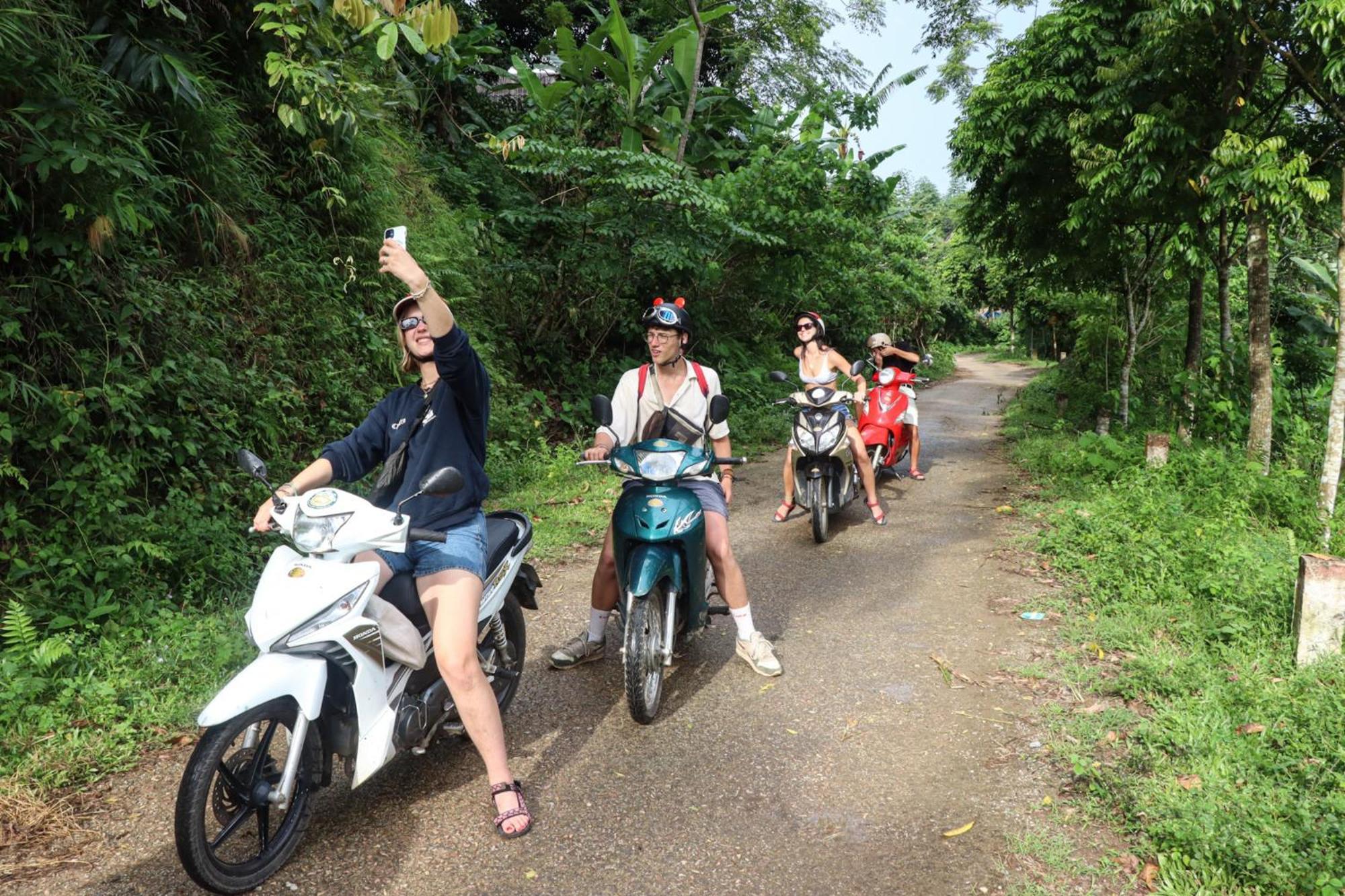 Nha Tan - Mai Chau Homestay And Tours Exterior foto